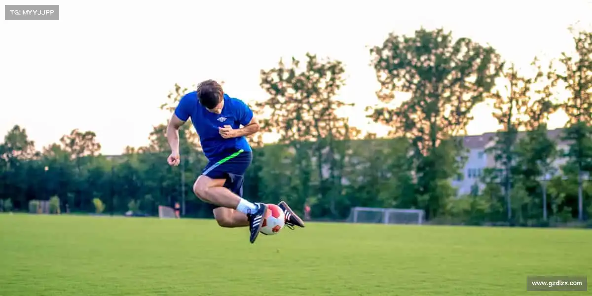 js4399金沙线🏓小球转动大梦想，步伐丈量新可能 —— 每一次挥拍，都是对热爱的致敬！